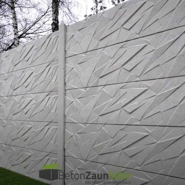 Betonzaun Line-X — montiert