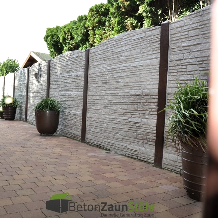 Betonzaun Rusticana · Bogen — montiert